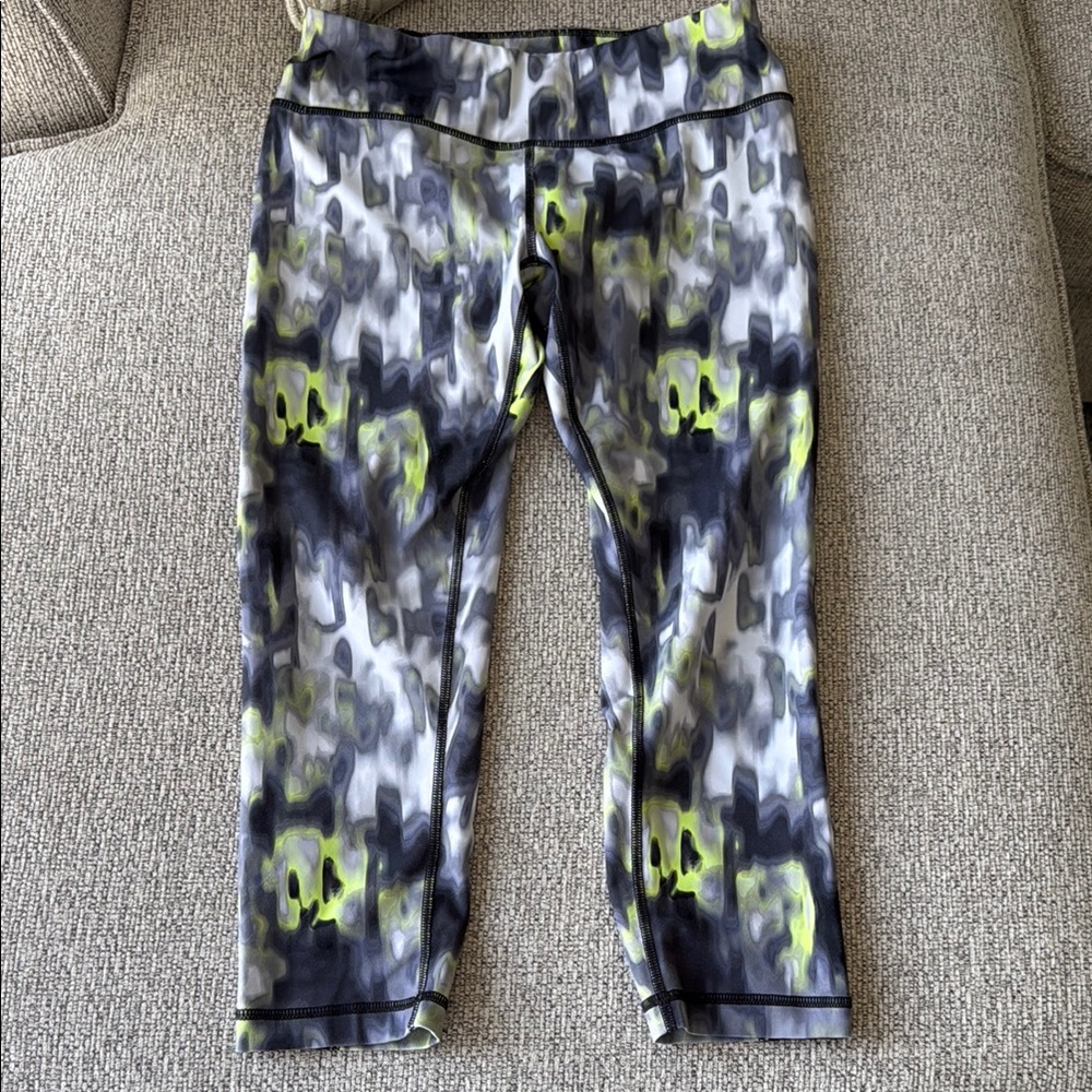 Zella Gray and Black Leggings for Versatile Comfort